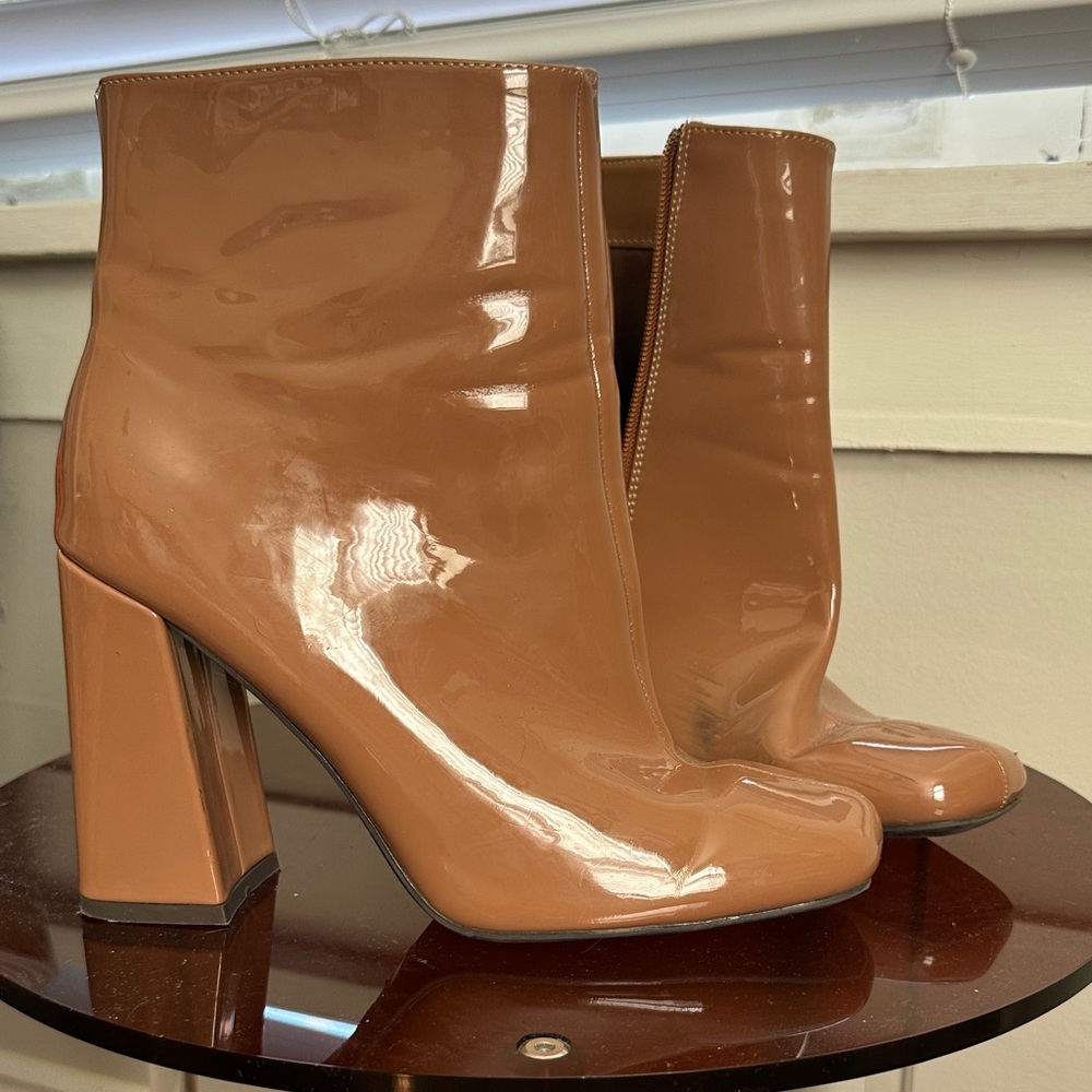BAMBOO Glossy Brown Patent Block Heel Ankle Boots